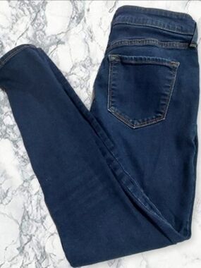 Old Navy Mid-Rise Navy Blue Women’s Skinny Jeans